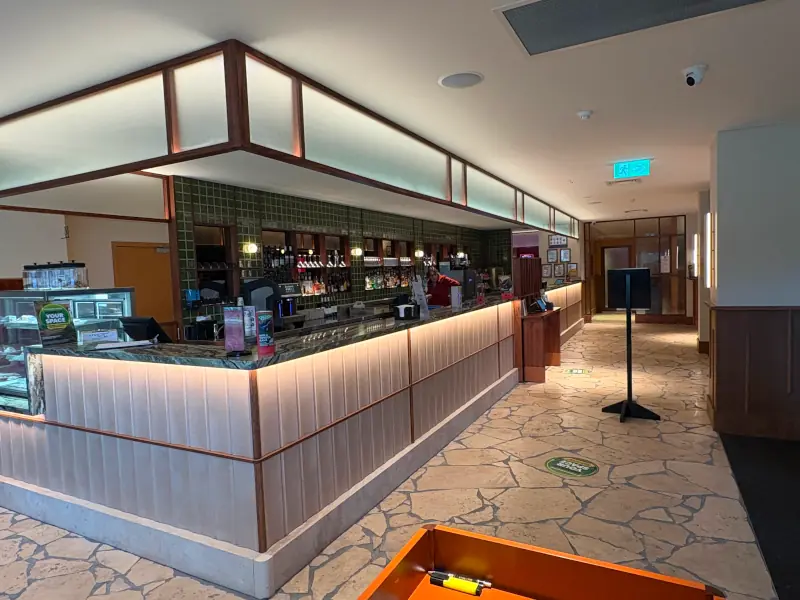 how a licenced electrician installs a workshop powerpoint